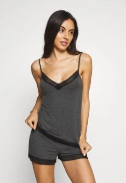 Anna Field Yöasusetti