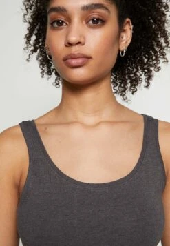 Anna Field BASIC TANK 3er Pack - Toppi -Vaatteiden Promootio 19a5ea7cfa044abe92619a342057c333