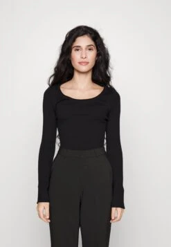 Housut 11 Housut -Vaatteiden Promootio 1fdc44925f8d444ebf5c6dda8af27bca