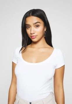 3 PACK - T-paita -Vaatteiden Promootio 27efbe277c3e4cdb836849f52eb9962c