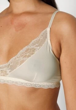 Anna Field 2 PACK - Kaarituettomat Rintaliivit -Vaatteiden Promootio 2e616ce5c0d445898b628dc75b3a135d