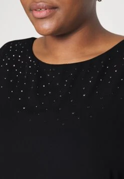 Juhlamekko -Vaatteiden Promootio 39a98f9bd73547a0ae7fc94e71aac17b