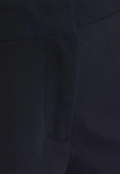 Anna Field Chinot -Vaatteiden Promootio 444bef9c011a4815a66839df1f99bd29