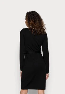 Anna Field LACE INSERT V NECKLINE LOOSE DRESS - Neulemekko -Vaatteiden Promootio 456cb8ebb1c44bd68a3b21b2d1991545