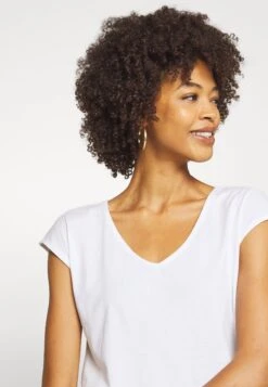 Anna Field BASIC V NECK DROP SHOULDER 2 PACK - T-paita -Vaatteiden Promootio 541bb86f04614ee6929738edd9b7a844