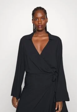 CURVY BUCKLE DRESS - Paitamekko -Vaatteiden Promootio 58909f27ad214775a994f0d41dff3794