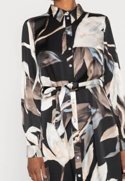 Anna Field Paitamekko -Vaatteiden Promootio 5e9c7321a8f54dada2acd50edda3af4d