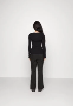 Housut 10 Housut -Vaatteiden Promootio 601221dce0a54d2aac521e35e6d7d35b