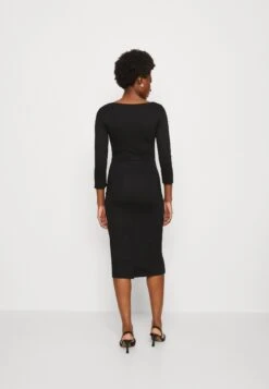 Anna Field Trikoomekko -Vaatteiden Promootio 63310e4117dd4ba8afd9fff65ad74133