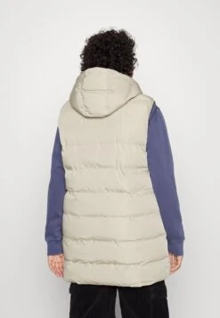 Liivi -Vaatteiden Promootio 6784523c64554f3bb9bda10f4ce2ffd4