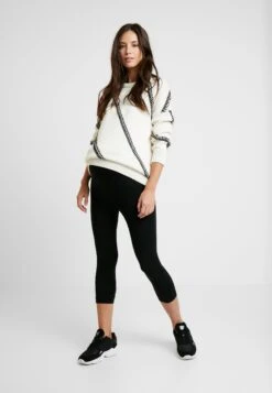 Vaatteiden Promootio -Vaatteiden Promootio 6989760e666b445a8aa50c12d69b1fb2