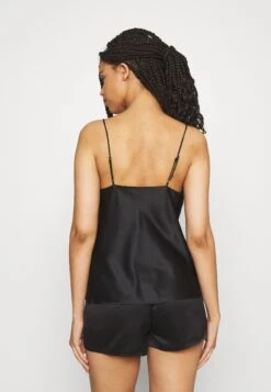 Anna Field SIMPLE SATIN SHORT SET - Yöasusetti -Vaatteiden Promootio 722ca56a9ee2439f909f606ecf6a7ffe