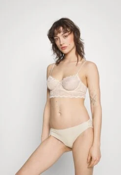 Anna Field 7 PACK - Alushousut