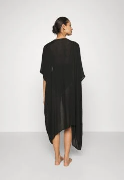 Anna Field Ranta-asusteet -Vaatteiden Promootio 8bcaef1cea0a40888c225353911747cf