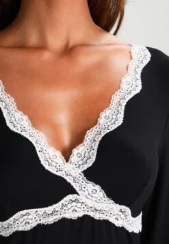 Anna Field HEIDI LONG SLEEVES VISCOSE NIGHTDRESS - Yöpaita -Vaatteiden Promootio 9cbb26f39b384778a8a395532fe9436b