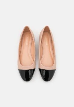 Ballerinat -Vaatteiden Promootio a3ccb3f205674cb0aa892750c41756c1