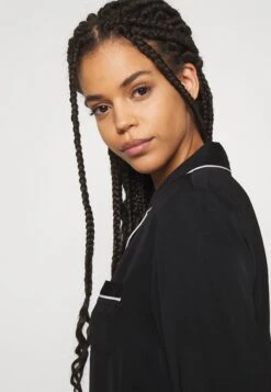 Anna Field AMANDA LONG SLEEVE SHORT SET - Yöasusetti -Vaatteiden Promootio a911bd5cf1f74697b0189158387354a9