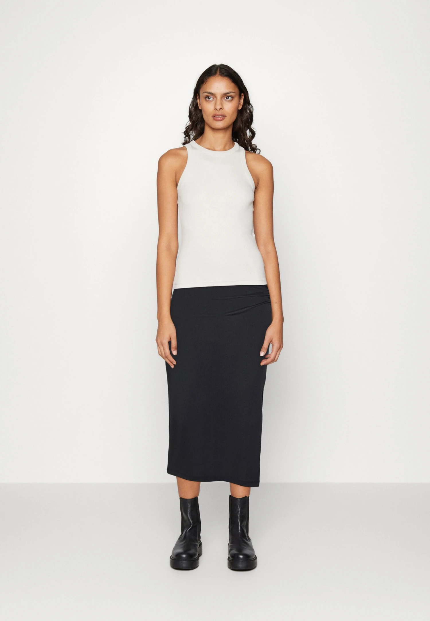 Anna Field Kynähame 4 Anna Field Kynähame - Image 2