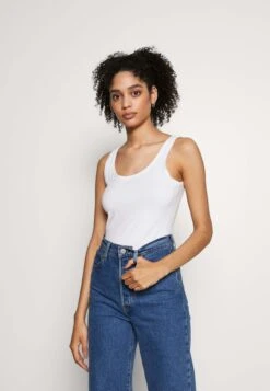 Anna Field BASIC TANK 3er Pack - Toppi -Vaatteiden Promootio c5e00bee51f34885b79d2038c3e4542b