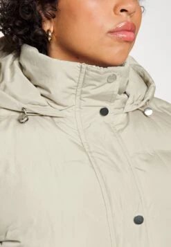 Liivi -Vaatteiden Promootio d4f459a0f1074f068083d8cf32b5f693