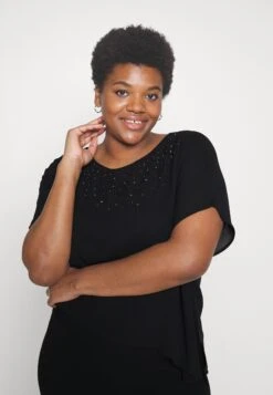 Juhlamekko -Vaatteiden Promootio d5fc300314d844008cb636b90dac1ce0