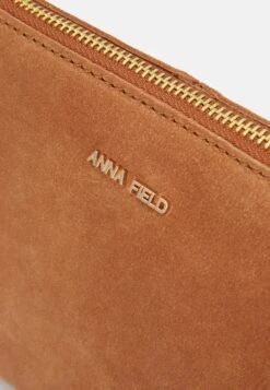 Anna Field LEATHER - Pikkulaukku -Vaatteiden Promootio d76253daed6a48b1bb53c5437eece711