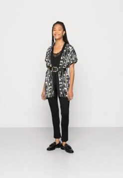 Anna Field SUMMERCAPE - Tunika -Vaatteiden Promootio e5e55bd58a214914856b3fa5d130f9c8