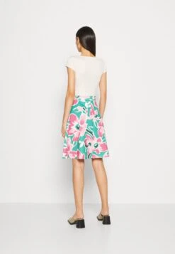 Anna Field Farkkumekko -Vaatteiden Promootio e7addb0edb4f4952ada9b4a2f56c1bce