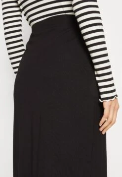 Anna Field Kietaisuhame -Vaatteiden Promootio ef013203fe3b4bd3a9861918bc26acaa