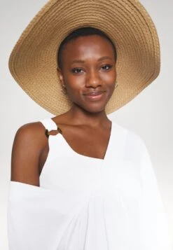 Anna Field V FRONT BEACH DRESS - Maksimekko -Vaatteiden Promootio f8470a9c84644de9b38f506821b63068